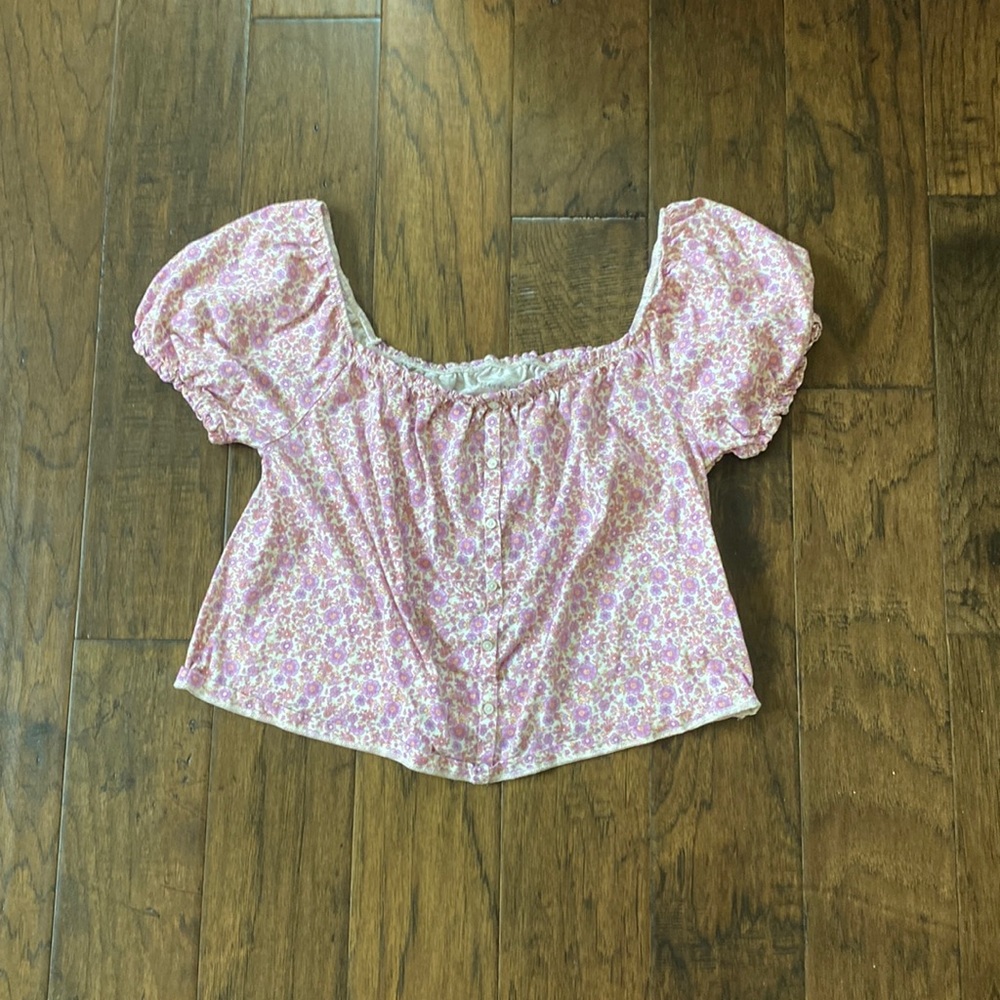 American Eagle Puffy Sleeved Floral Blouse